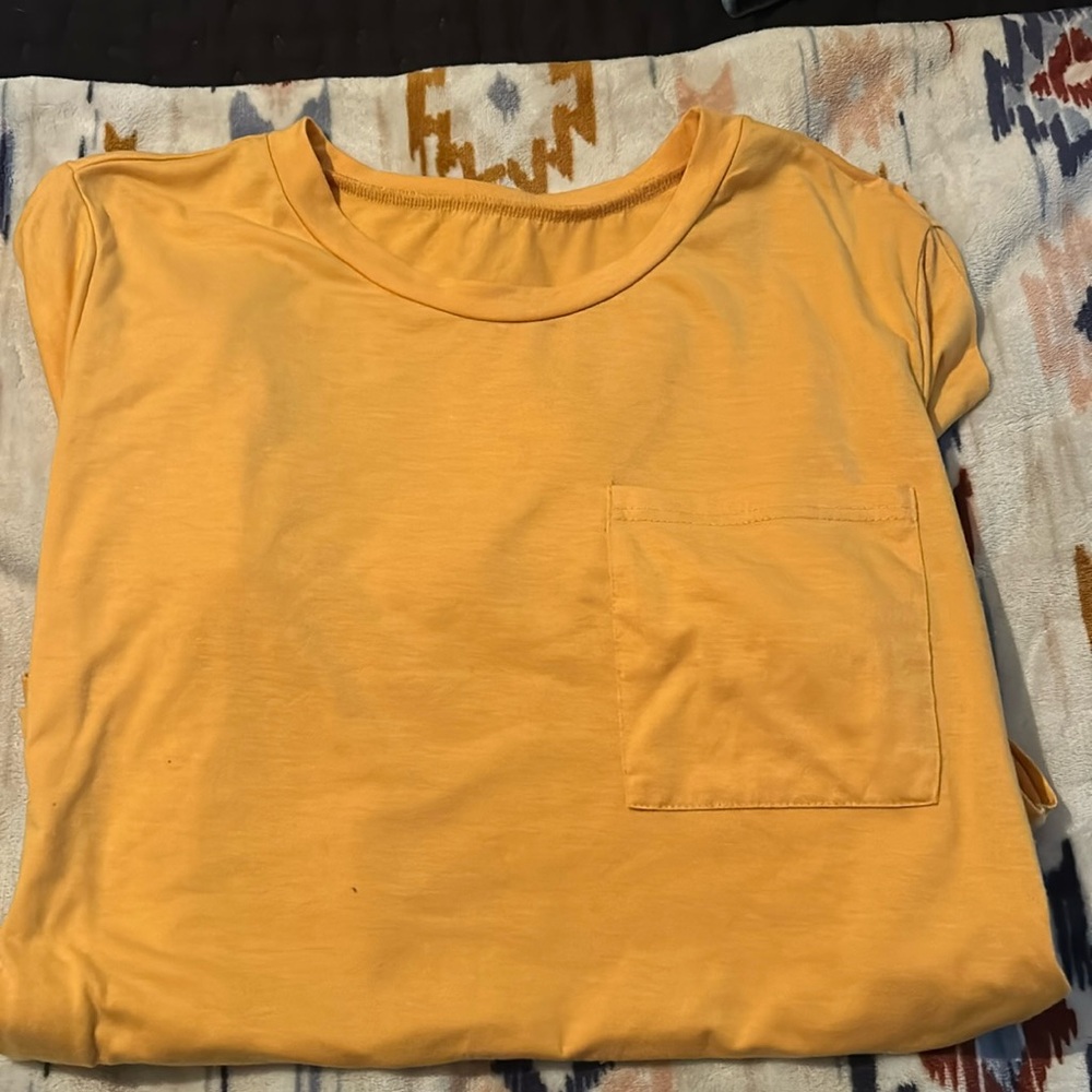 Brand new pocket Tee